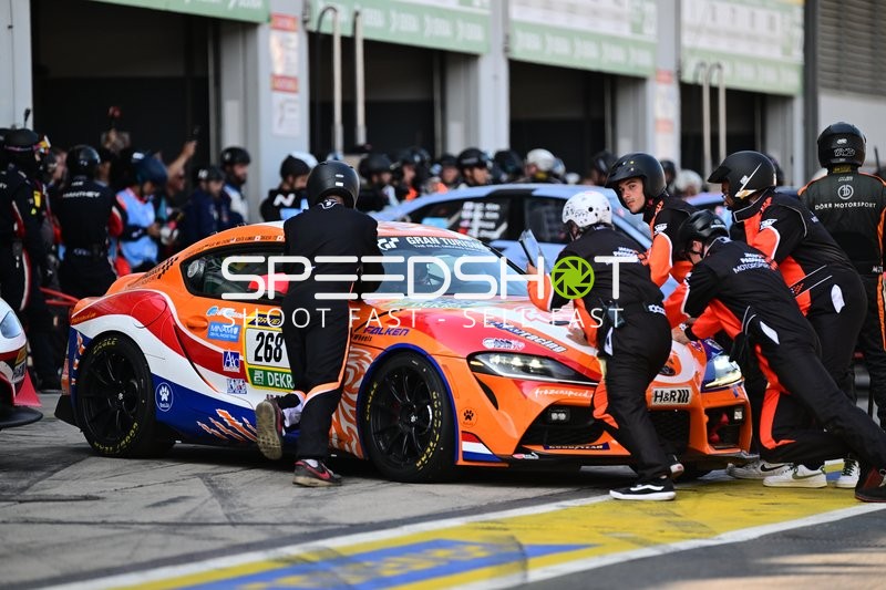 Boxenstopp beim 24h Rennen 2025 Nürburgring