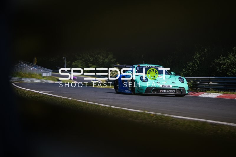 Rennfahrzeug auf der Rennstrecke