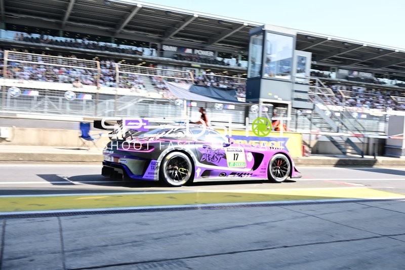 Fahrzeug in der Boxengasse