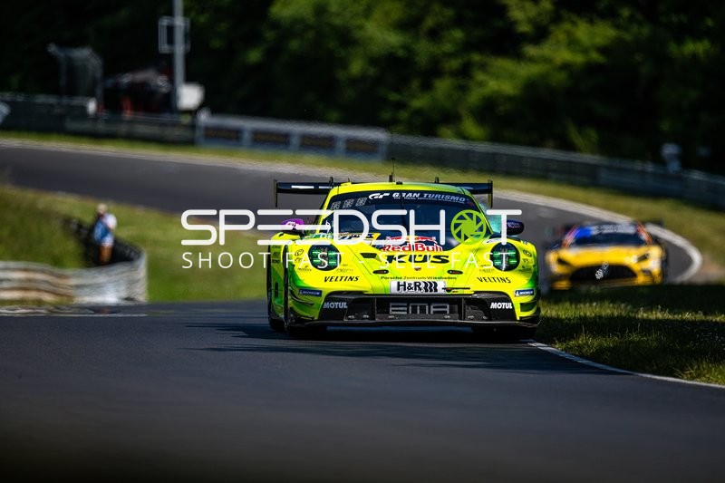 Rennfahrzeug auf der Strecke