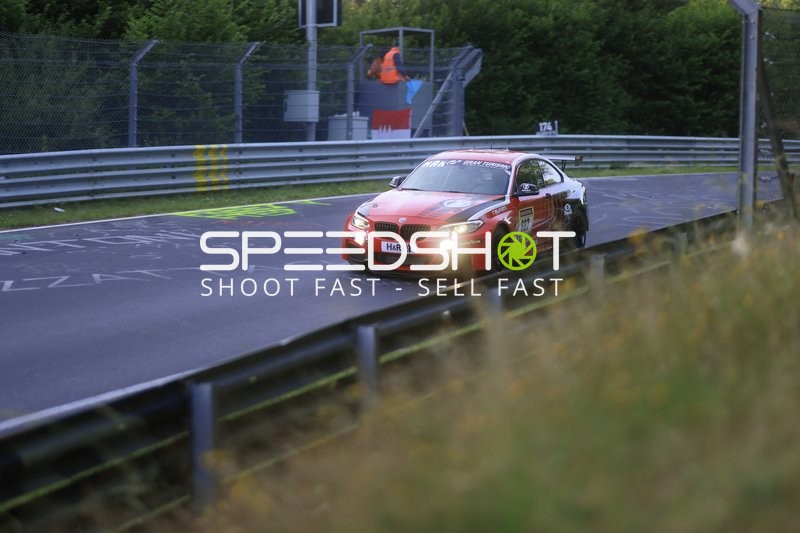 Rennfahrzeug auf der Rennstrecke