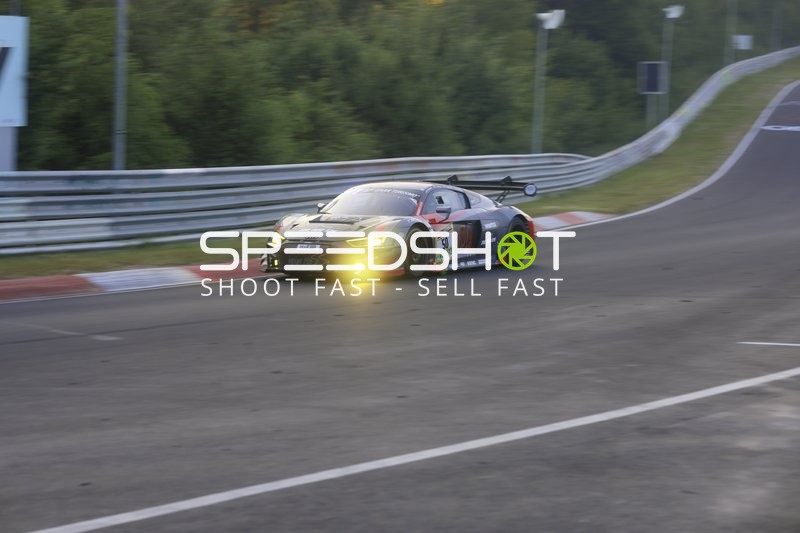 Rennfahrzeug auf der Rennstrecke