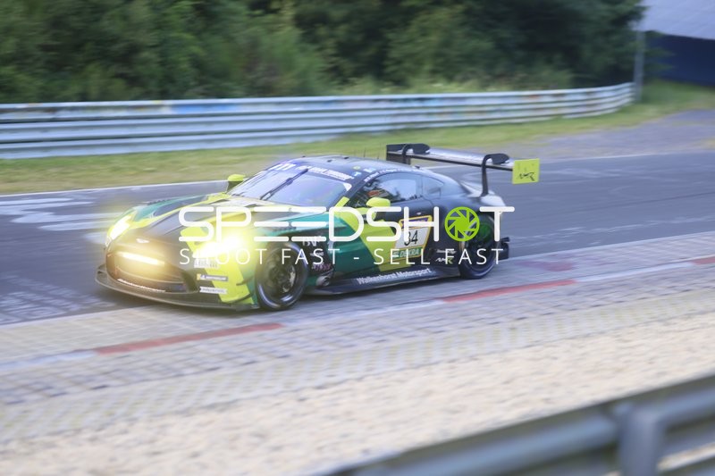 Rennfahrzeug auf der Rennstrecke