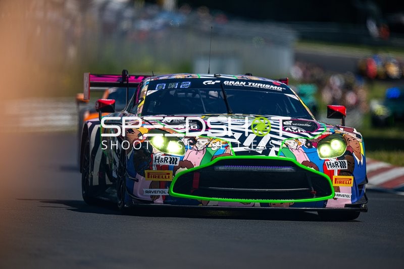 Fahrzeug auf der Rennstrecke