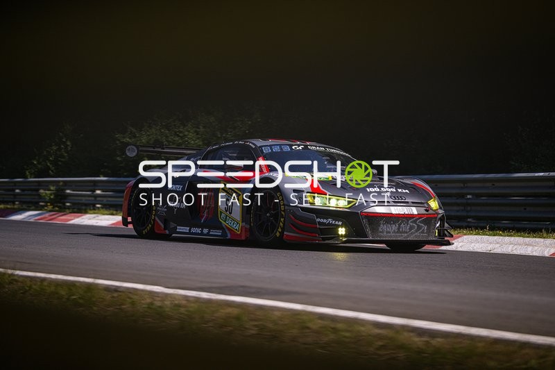 Rennfahrzeug auf der Rennstrecke