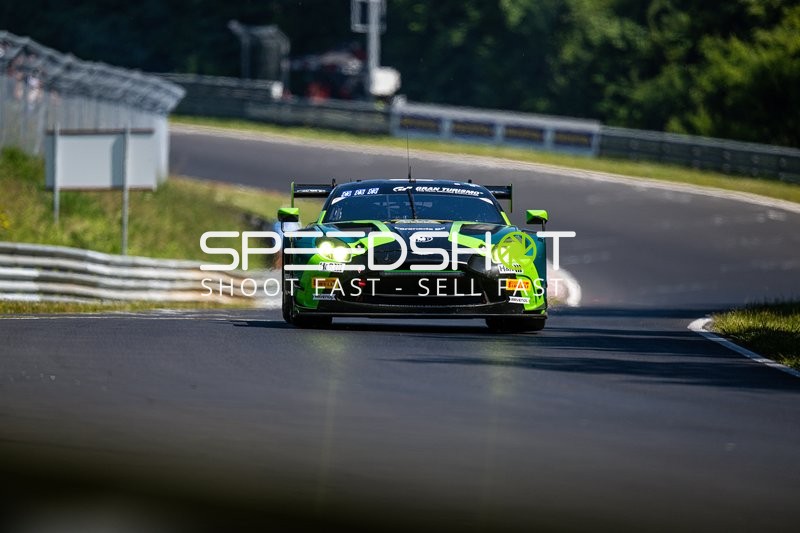 Rennfahrzeug auf der Rennstrecke