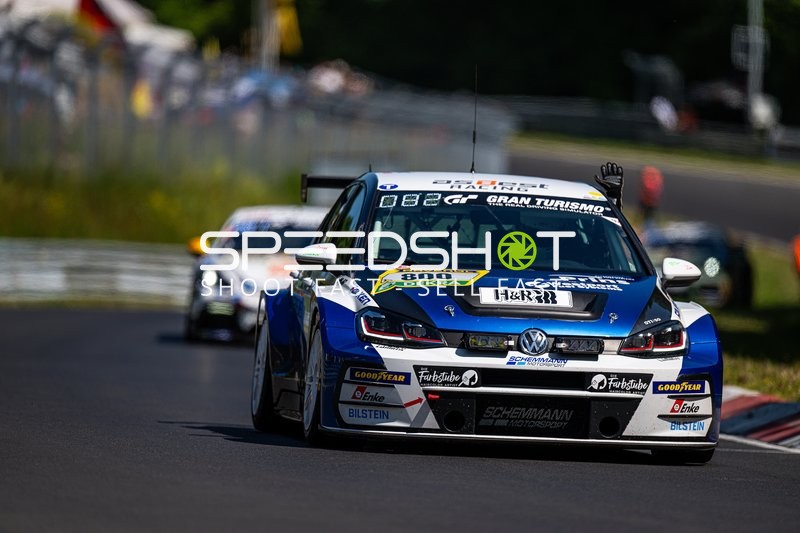 VW GOLF 7 GTI TCR DSG auf der Rennstrecke