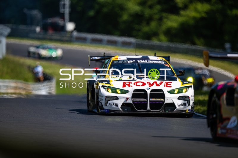 Rennfahrzeug auf der Rennstrecke