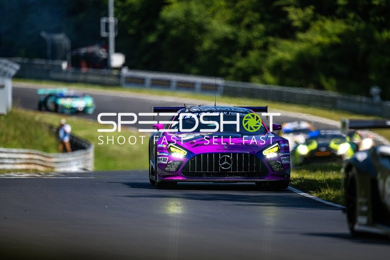 Rennfahrzeug auf der Strecke