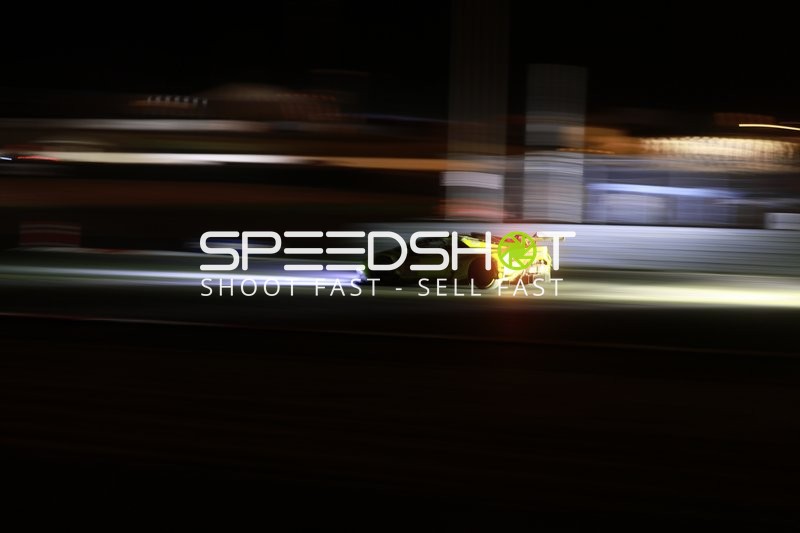 Rennfahrzeug auf der Rennstrecke