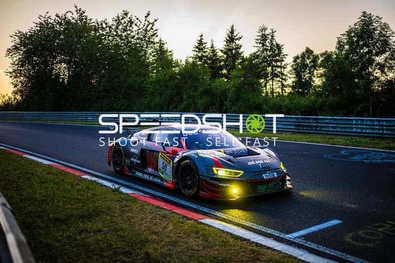 Fahrzeug auf der Rennstrecke