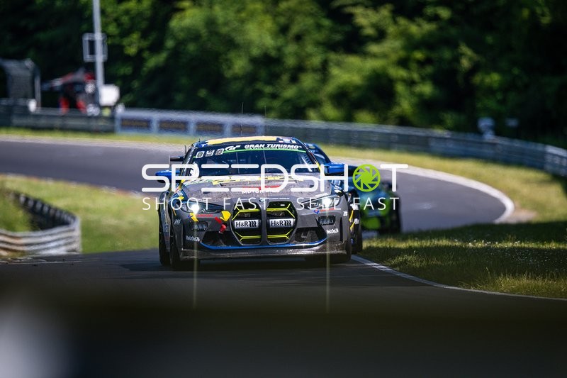 Rennfahrzeug auf der Rennstrecke