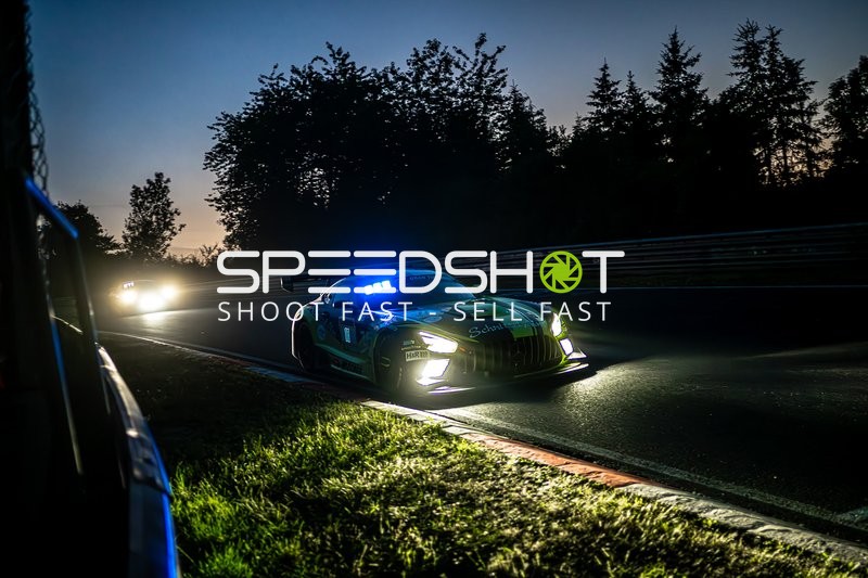 Mercedes-AMG GT3 bei Nacht am Nürburgring