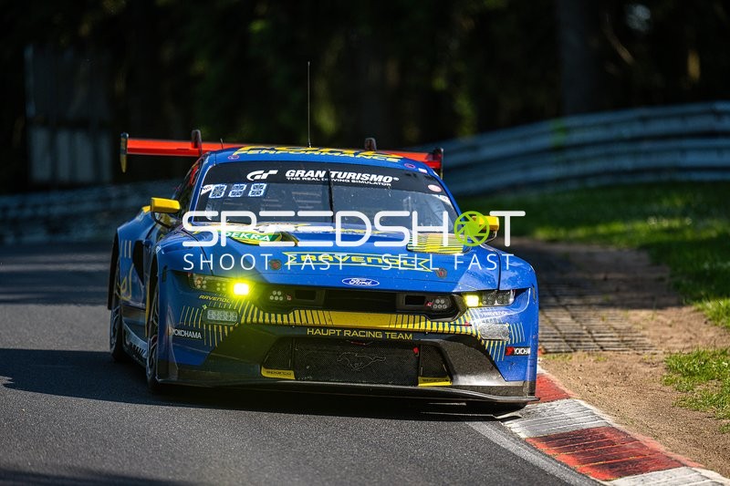 Rennfahrzeug auf der Nordschleife