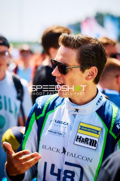 Fahrer von 48_Face; BLACK FALCON Team EAE im Gespräch