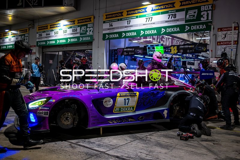 Fahrzeug in der Boxengasse