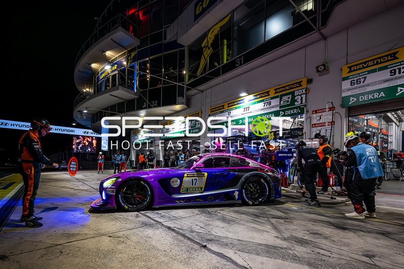 Fahrzeug in der Boxengasse