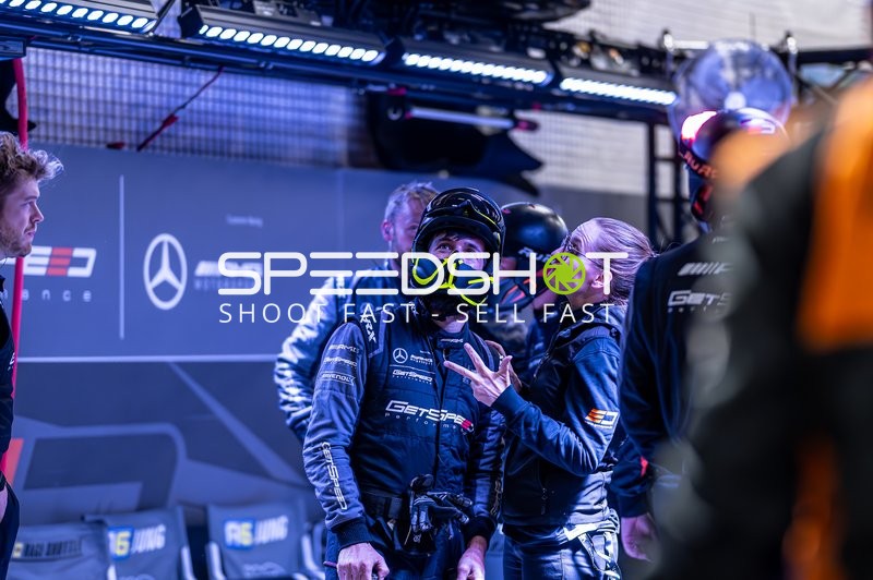 Boxenstopp beim 24h Rennen 2025