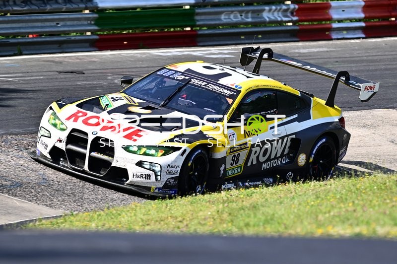 Rennfahrzeug auf der Rennstrecke