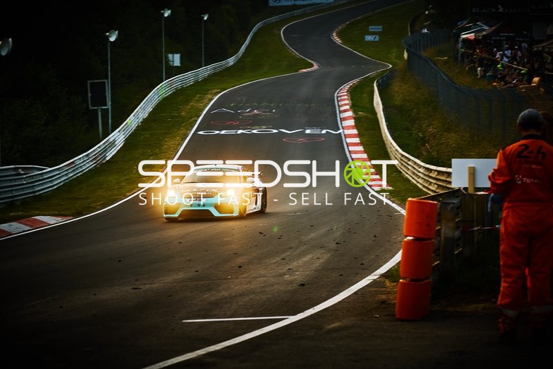 Rennfahrzeug auf der Nordschleife