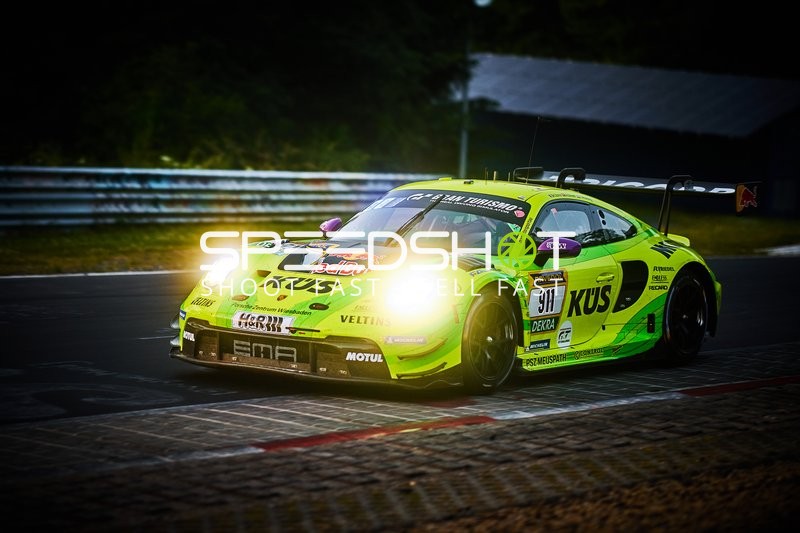 Porsche 911 GT3 R auf der Rennstrecke