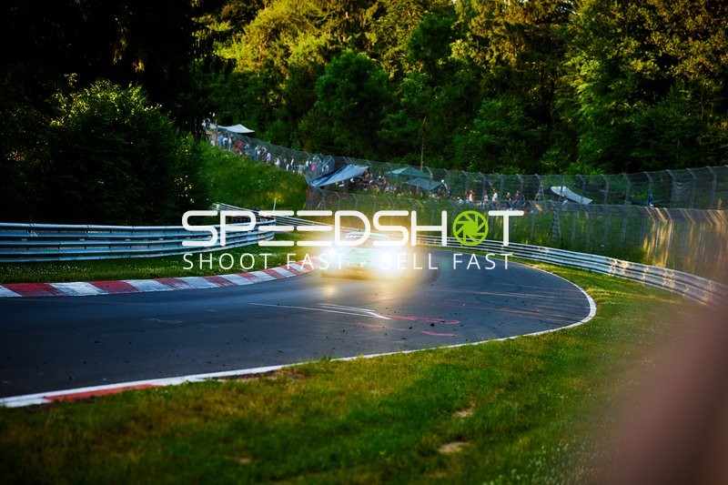 Rennfahrzeug auf der Nordschleife