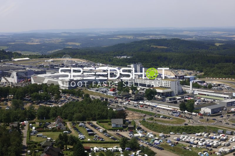 Boxengasse und Fahrerlager am Nürburgring