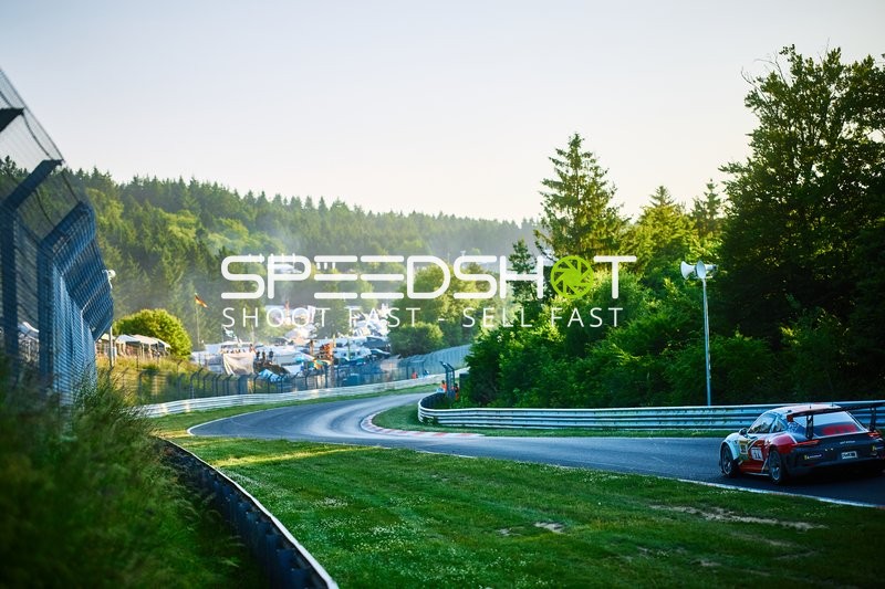 Rennfahrzeug auf der Nordschleife