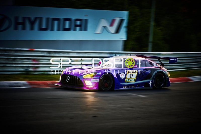 Rennfahrzeug auf der Rennstrecke