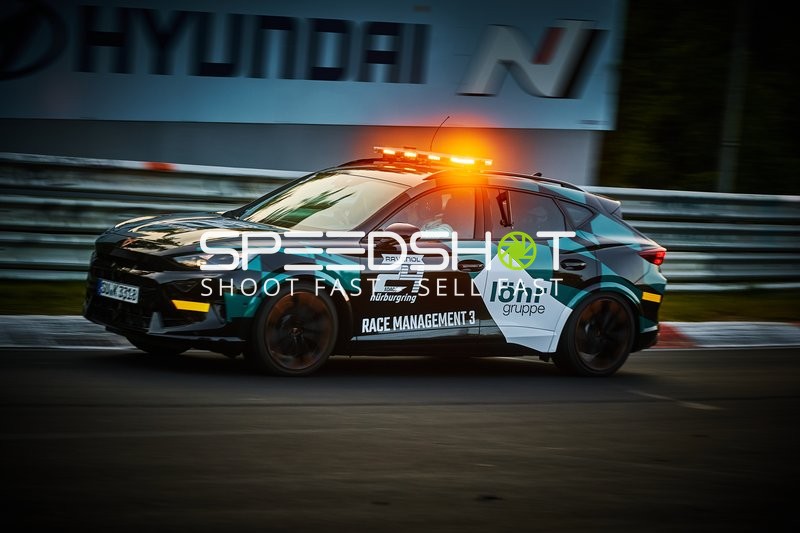 Fahrzeug mit Race Management am Nürburgring