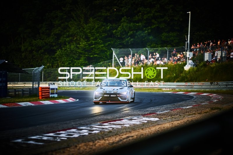 Rennfahrzeug auf der Nordschleife