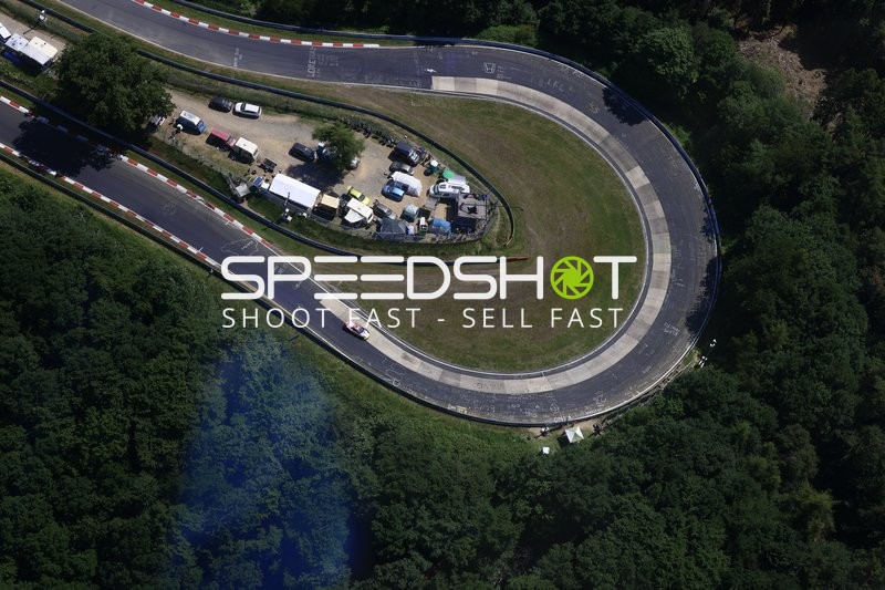 Rennfahrzeug auf der Nordschleife