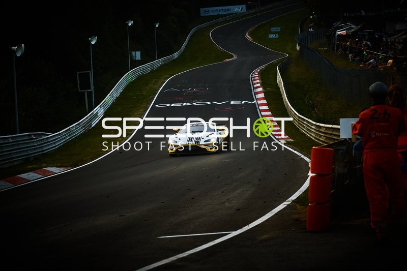 Rennfahrzeug auf der Nordschleife