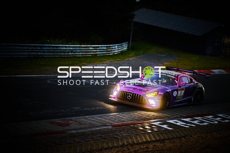 Rennfahrzeug auf der Rennstrecke