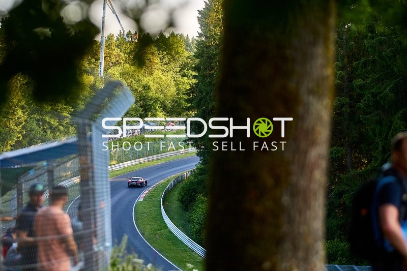 Rennfahrzeug auf der Nordschleife