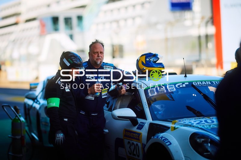 Fahrzeug in der Boxengasse