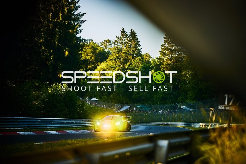 Rennfahrzeug auf der Nordschleife