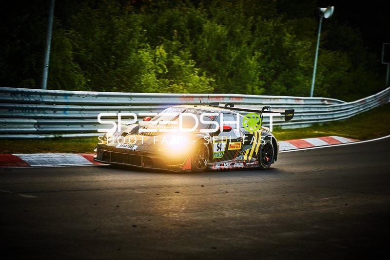 Rennfahrzeug auf der Rennstrecke