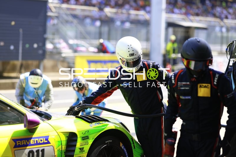 Fahrzeug in der Boxengasse