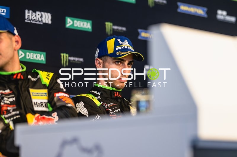 Thomas Preining bei Pressekonferenz