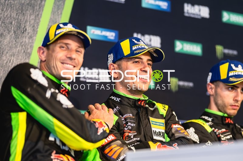 Manthey EMA Fahrer bei Pressekonferenz