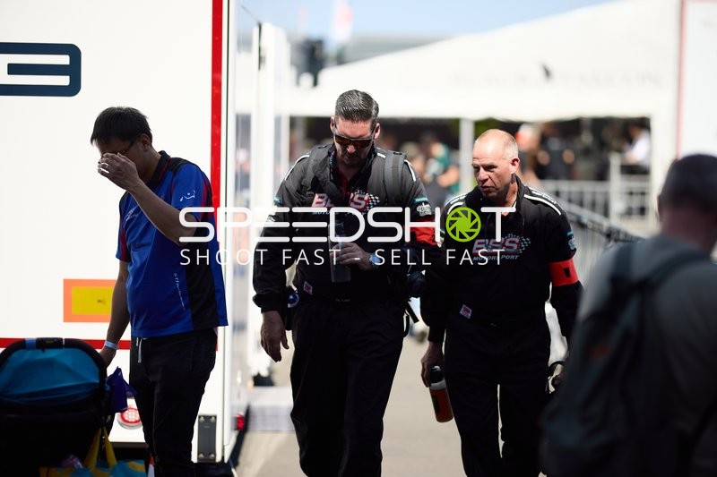 Mechaniker im Paddock