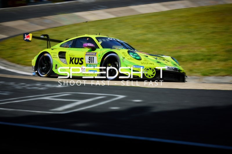 Fahrzeug #911 auf der Rennstrecke