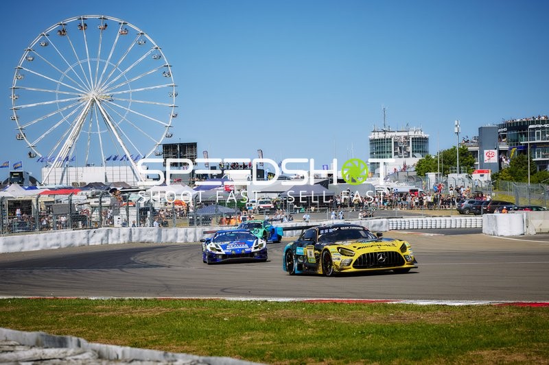 Fahrzeuge auf der Rennstrecke