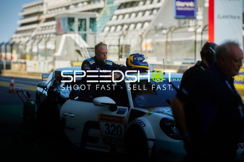 Fahrzeug in der Boxengasse