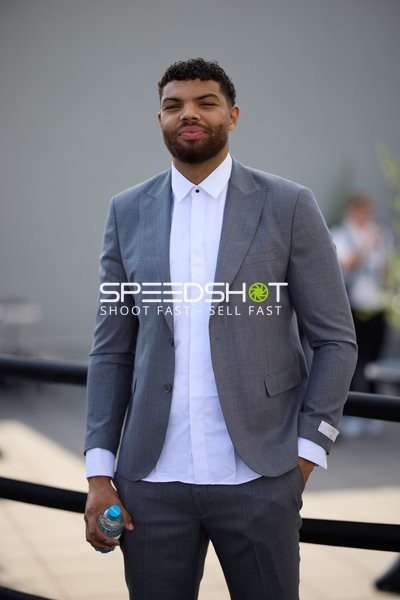 Ringside-Zone Face-Off