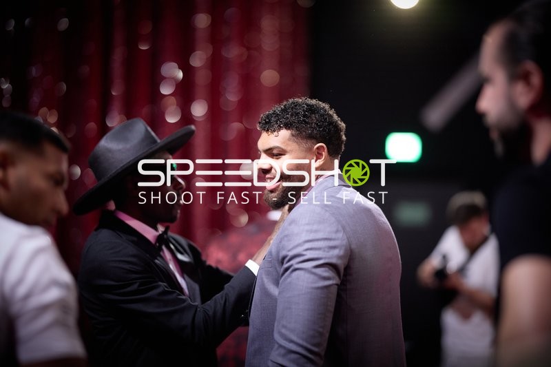 Ringside-Zone Face-Off