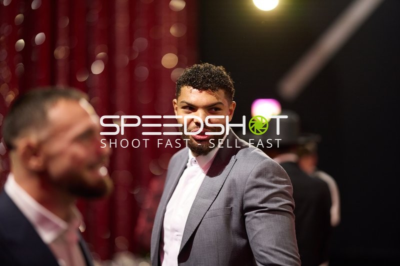 Ringside-Zone Face-Off