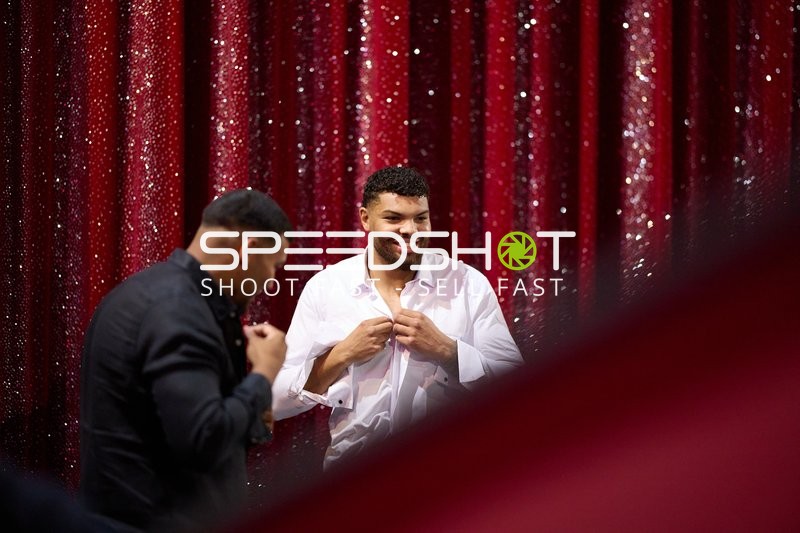 Ringside-Zone Face-Off