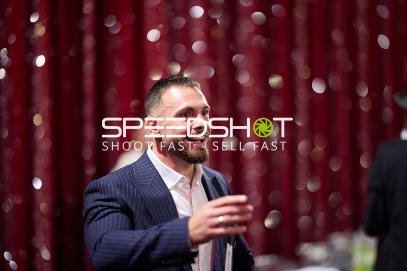 Ringside-Zone Face-Off